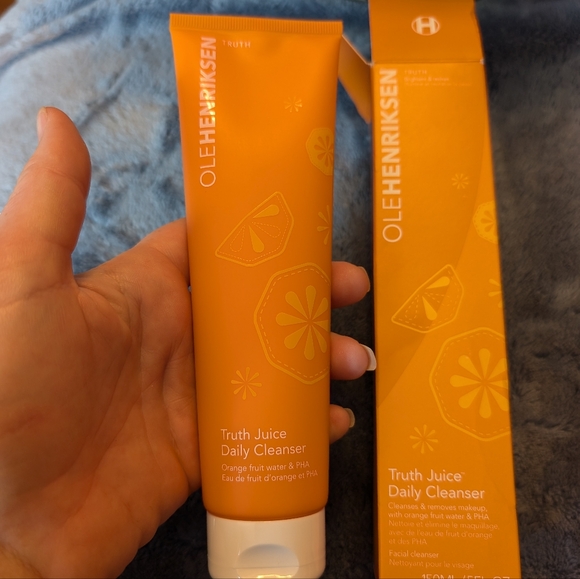 OLEHENRIKSEN Truth Juice Daily Cleanser 5 fl.oz. 150mL - Picture 14 of 14
